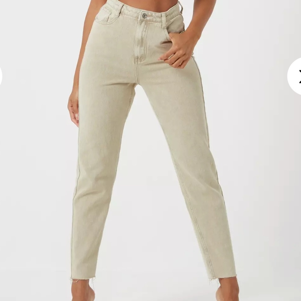 BRAND NEW missguided sand mom jeans
